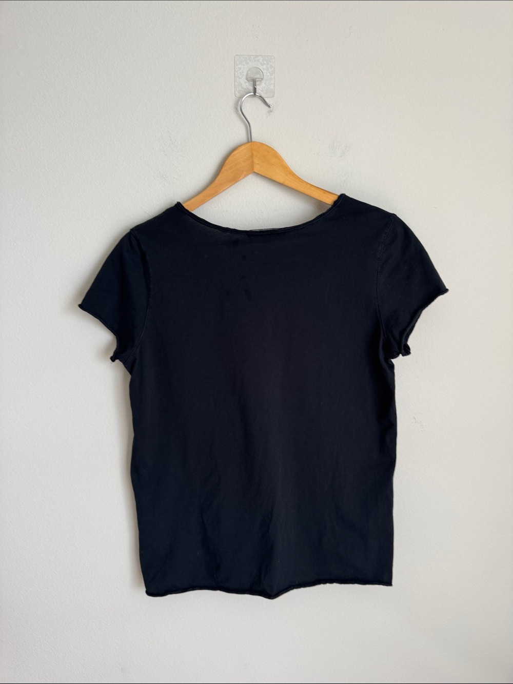 AllSaints Women’s Black V-Neck Raw Edge T-Shirt Size M 100% Cotton , size M - Picture 6 of 6
